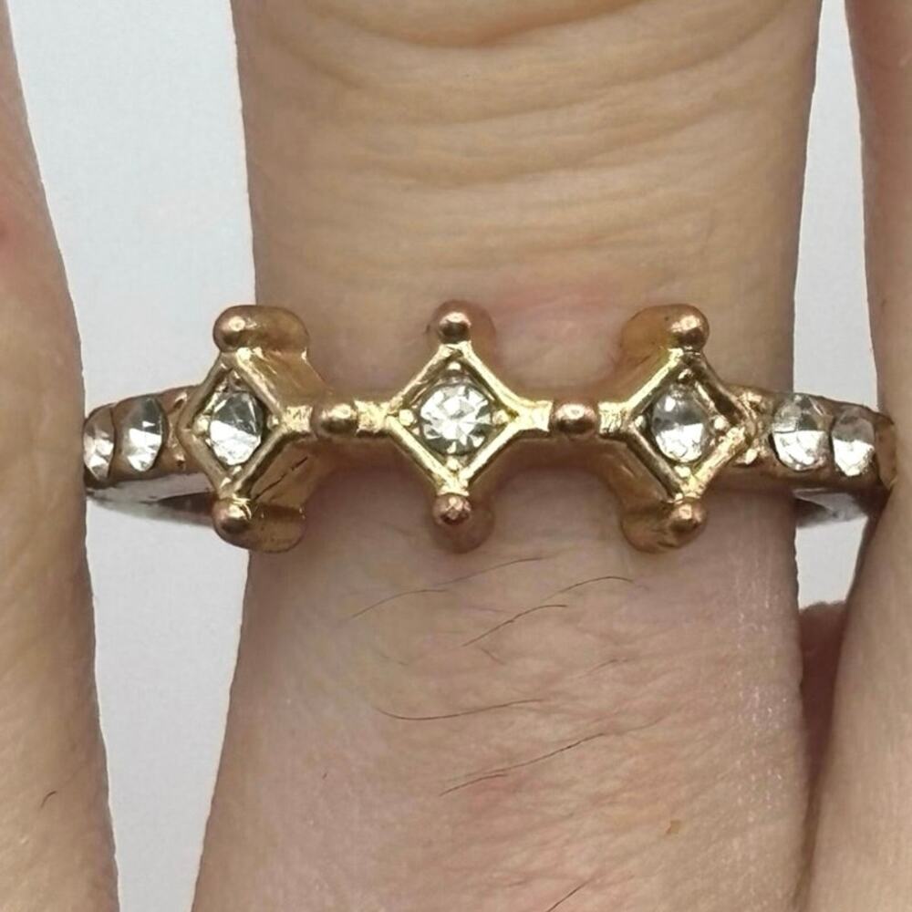 Stunning Gold Crystal Ring